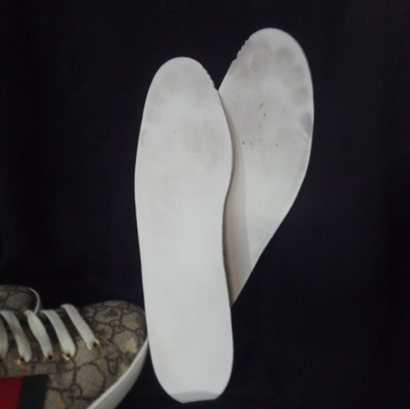 Gucci men's GG Ace Supreme Bees Sneakers - Picture 8 of 11